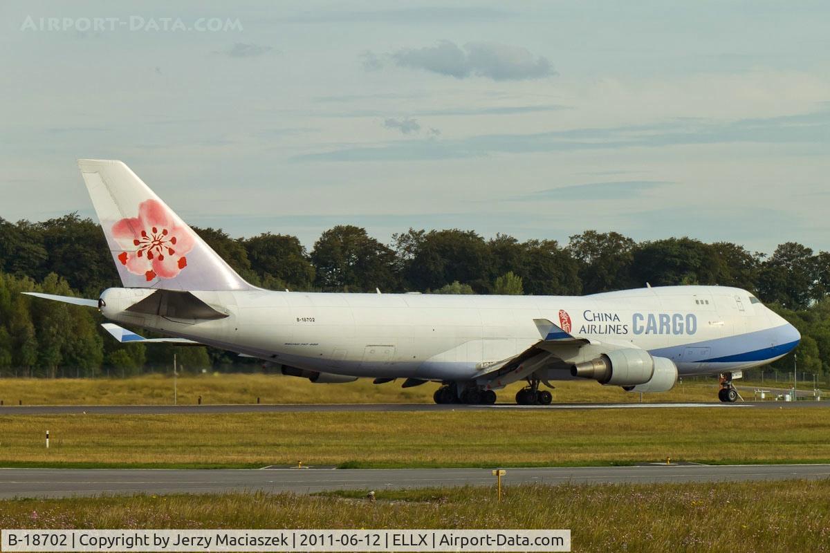 B-18702, 2000 Boeing 747-409F/SCD C/N 30760, B-18702