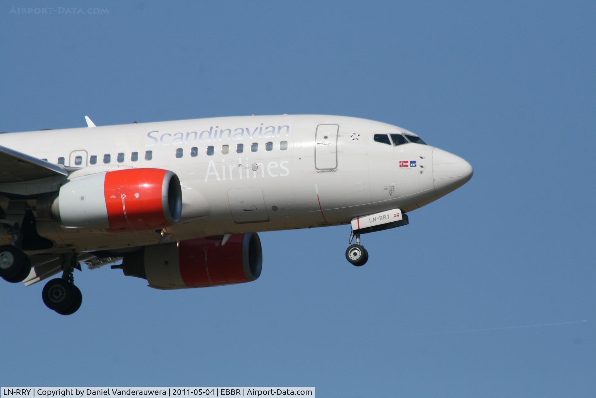 LN-RRY, 1998 Boeing 737-683 C/N 28297, Arrival of flight SK4743 to RWY 02