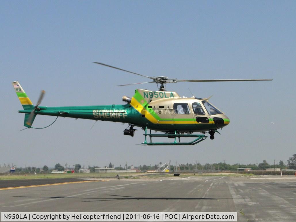 N950LA, 2010 Eurocopter AS-350B-2 Ecureuil Ecureuil C/N 4930, Turning southbound into the LA County helipad area