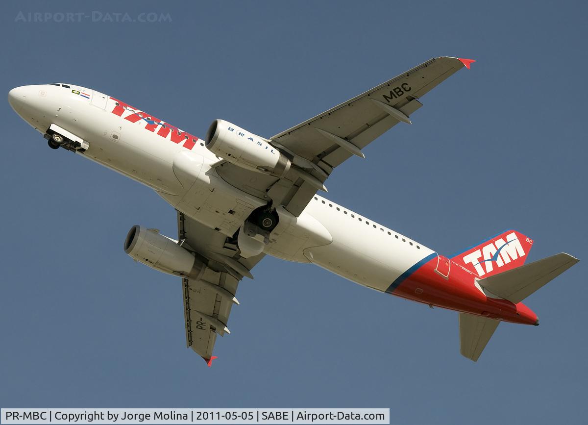 PR-MBC, 2006 Airbus A320-232 C/N 2783, Taking off RWY 13.