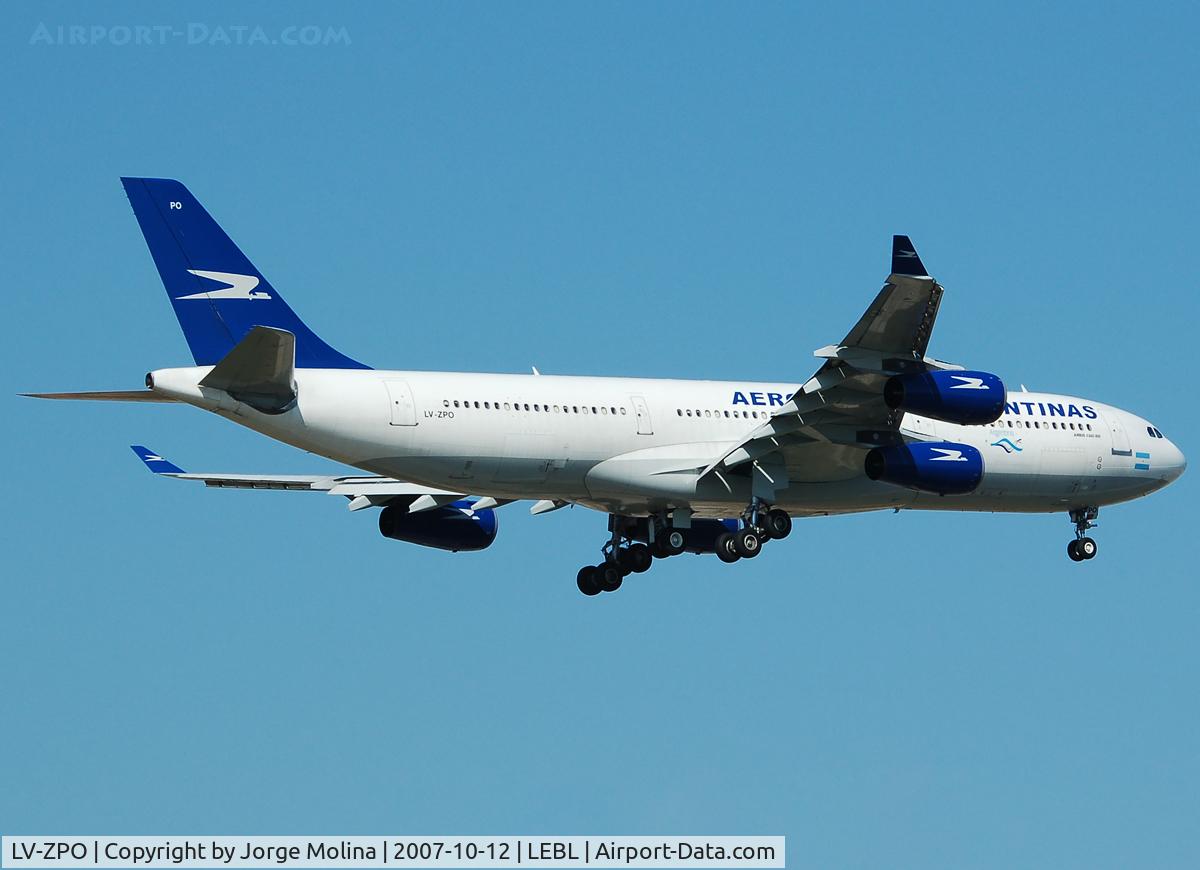 LV-ZPO, 1993 Airbus A340-211 C/N 063, On final to RWY 07L.