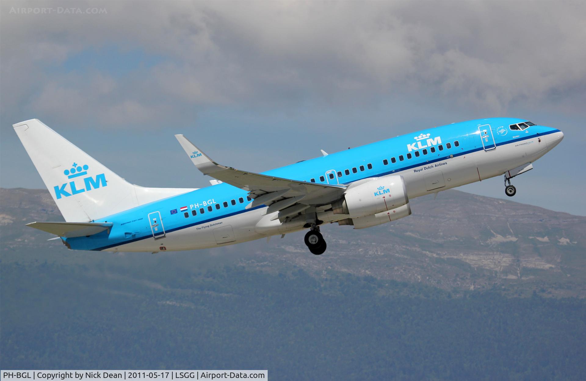 PH-BGL, 2010 Boeing 737-7K2 C/N 30369, LSGG/GVA