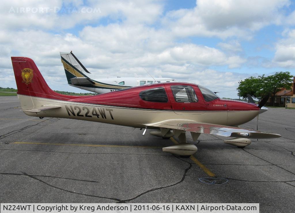 N224WT, 2006 Cirrus SR22 C/N 1947, Cirrus SR22 on the line.