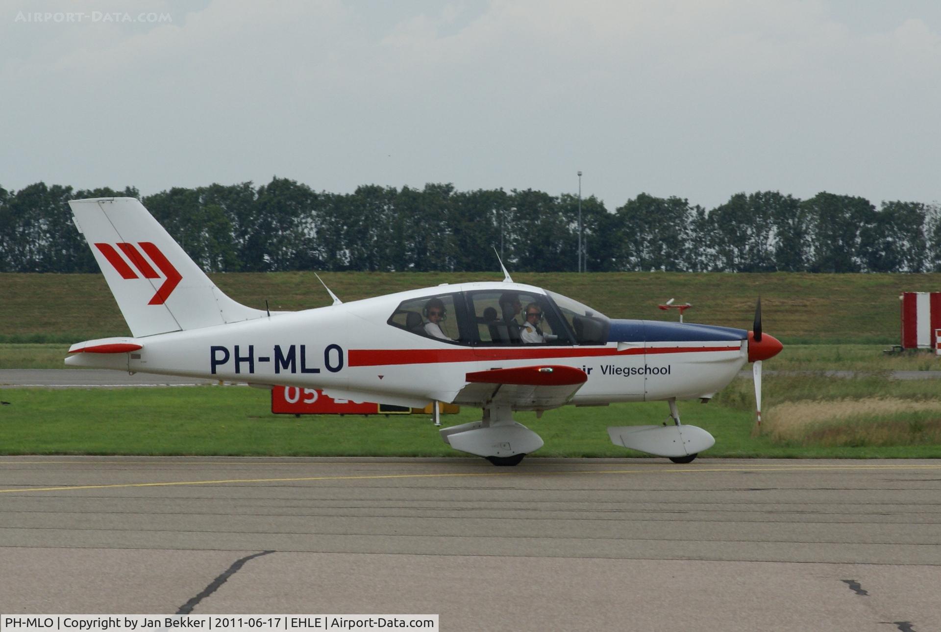 PH-MLO, 2002 Socata TB-10 Tobago C/N 2087, Going to the runway for take off.