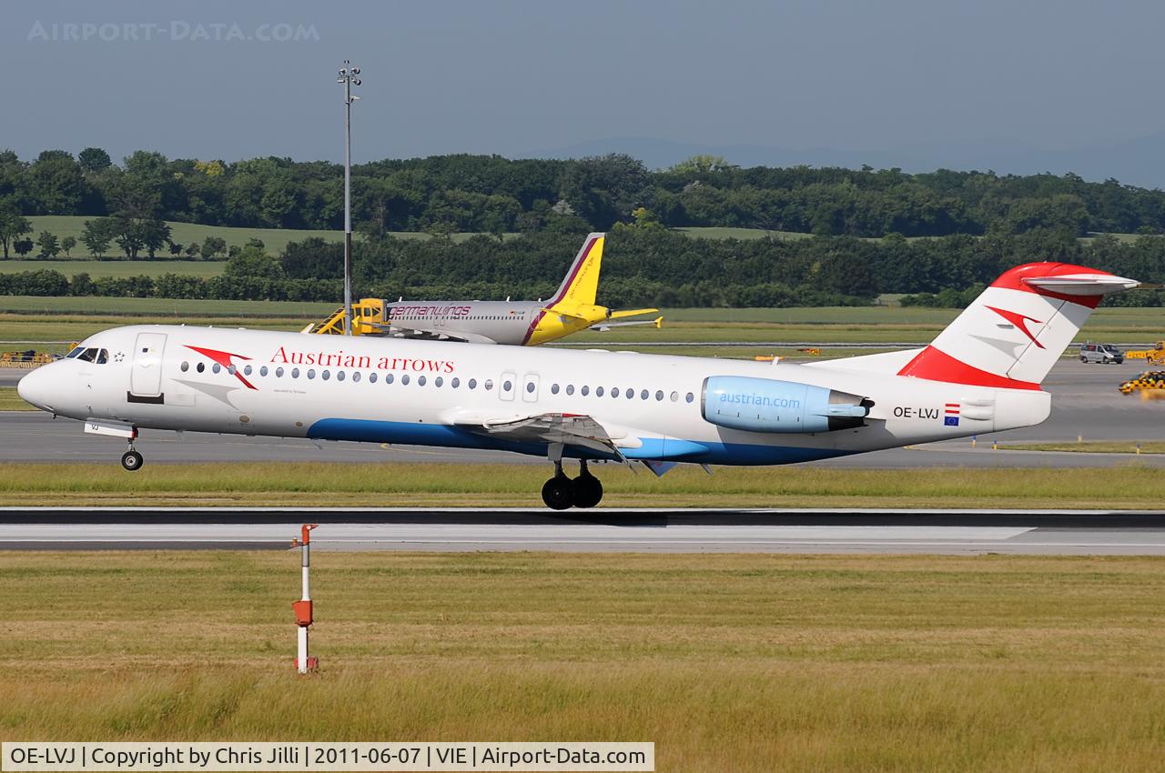 OE-LVJ, 1991 Fokker 100 (F-28-0100) C/N 11359, Austrian arrows