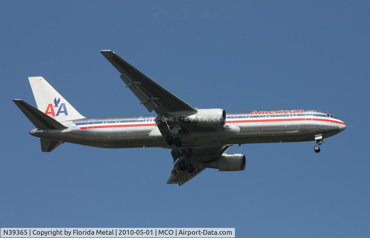 N39365, 1988 Boeing 767-323 C/N 24046, American 767