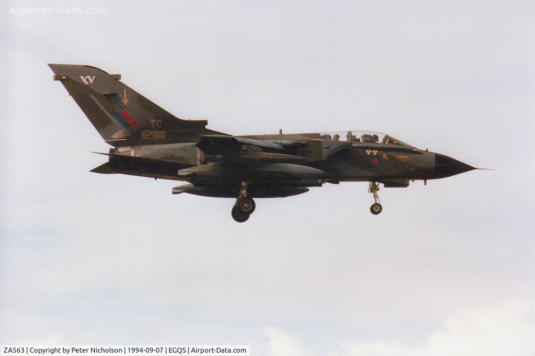 ZA563, 1982 Panavia Tornado GR.1 C/N 088/BS026/3047, Tornado GR.1, callsign Mitre 2, of 15[Reserve] Squadron landing at RAF Lossiemouth in September 1994.