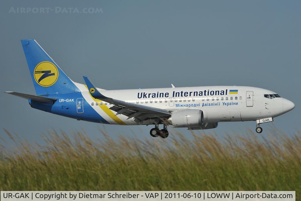 UR-GAK, 1992 Boeing 737-5Y0 C/N 26075, Ukraine International Boeing 737-500