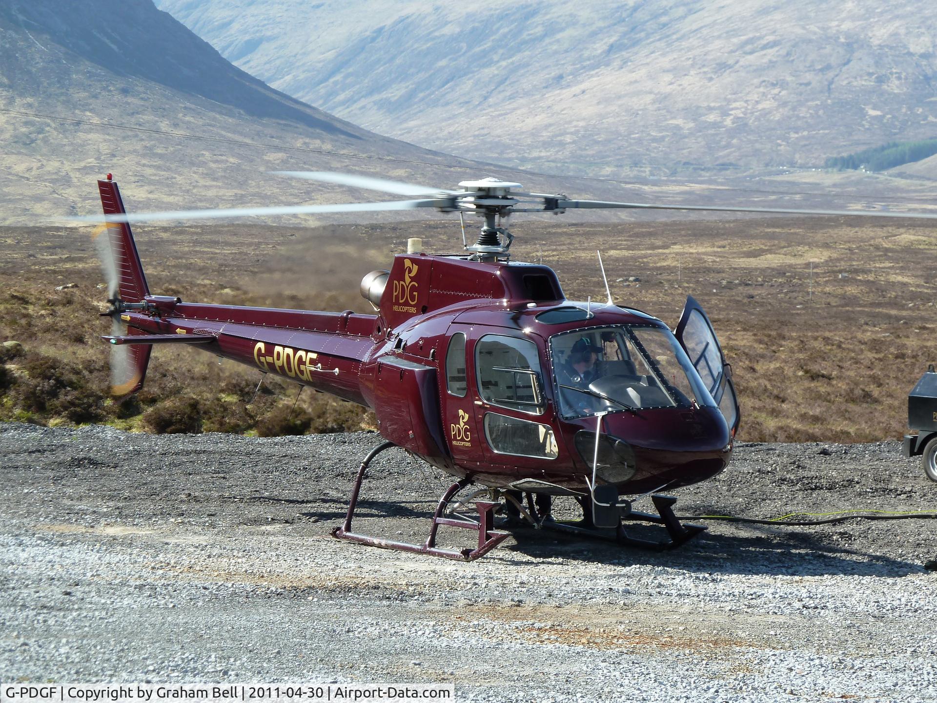 G-PDGF, 2000 Eurocopter AS-350B-2 Ecureuil Ecureuil C/N 9024, Uplifting mountainbikers for an event in Glen Coe,Scotland.