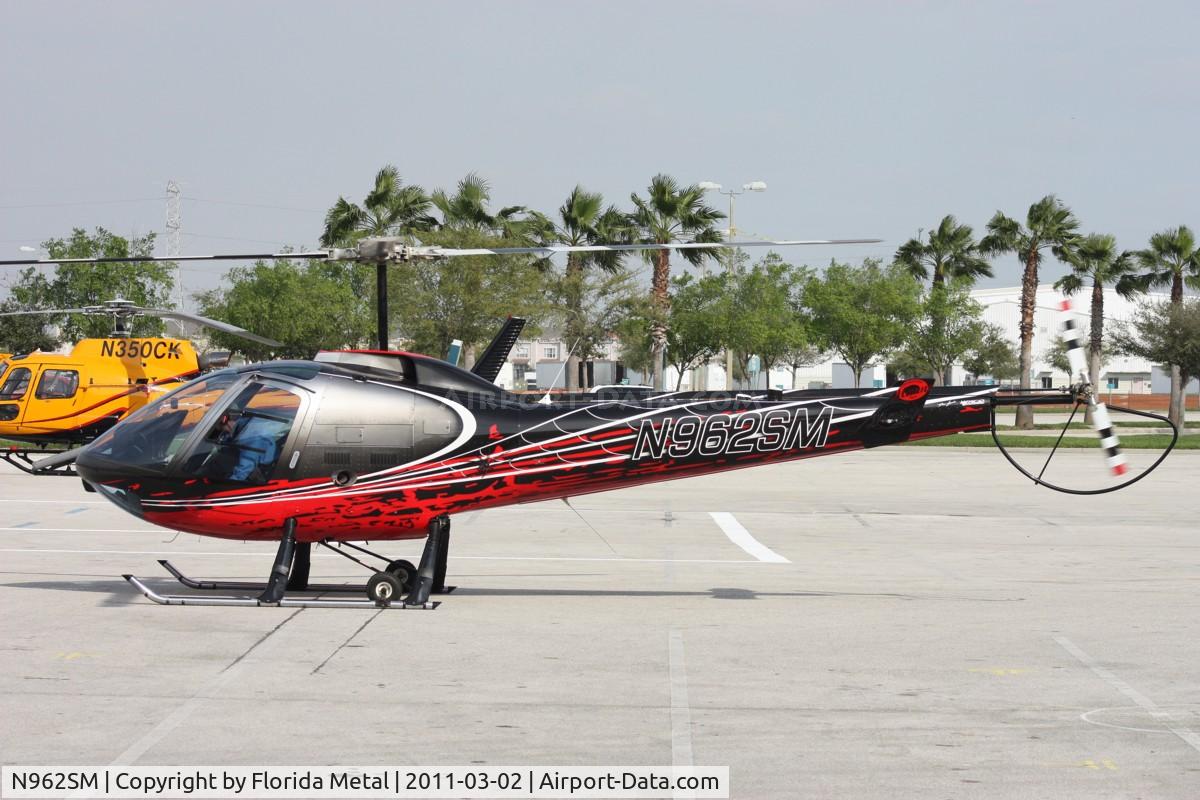 N962SM, 2007 Enstrom 280FX Shark C/N 2132, Enstrom 280FX at Heliexpo Orlando