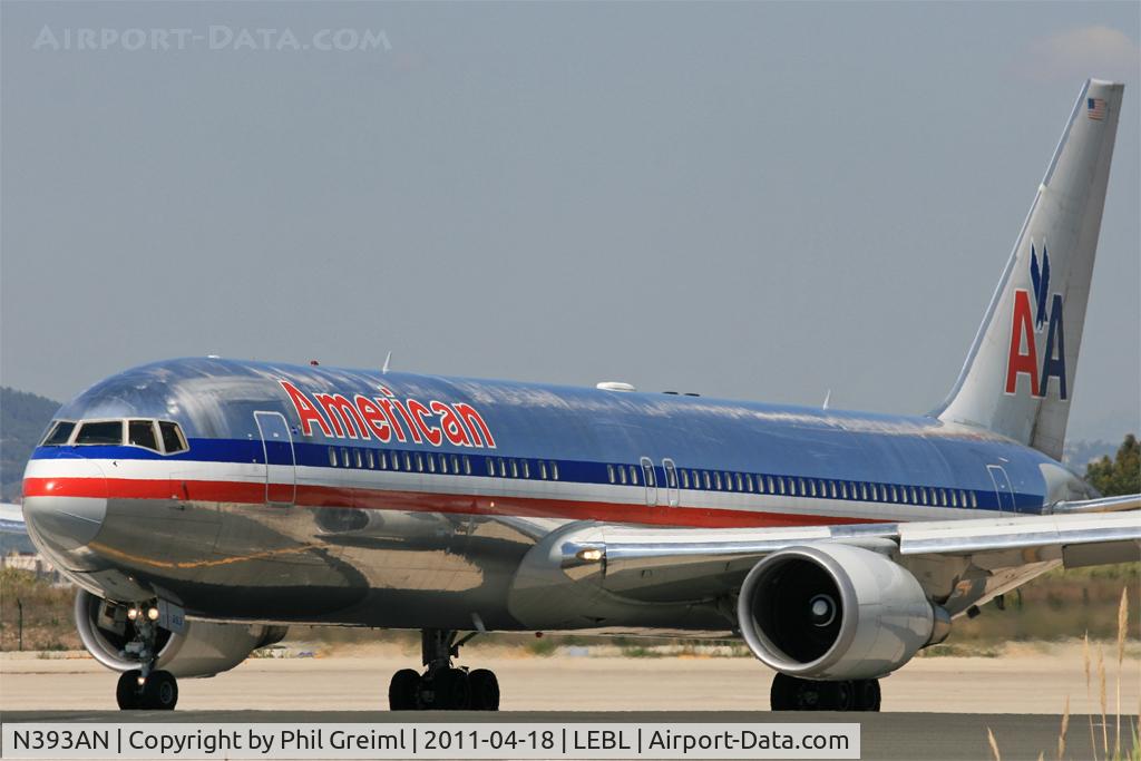 N393AN, 1998 Boeing 767-323 C/N 29430, Taken at BCN