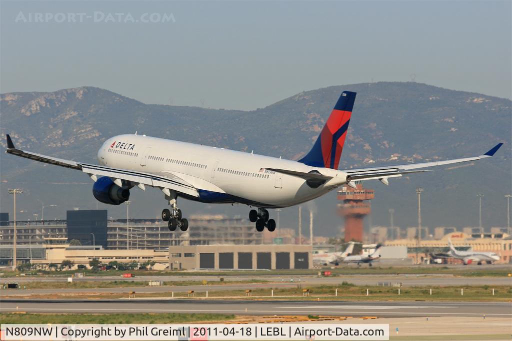 N809NW, 2005 Airbus A330-323 C/N 663, Taken at BCN
