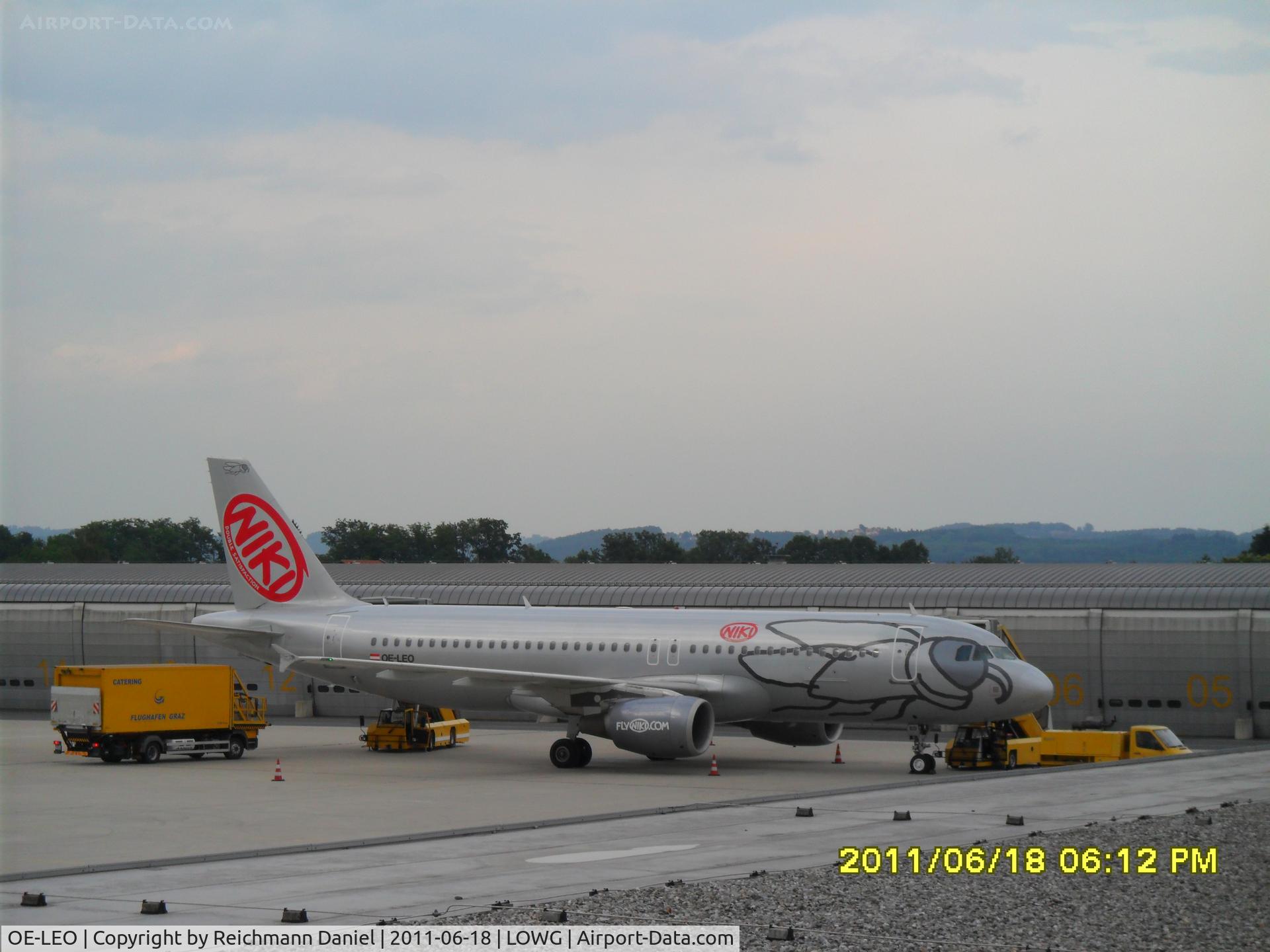 OE-LEO, 2006 Airbus A320-214 C/N 2668, Waiting for her next flight to Hurghada (Egypt)