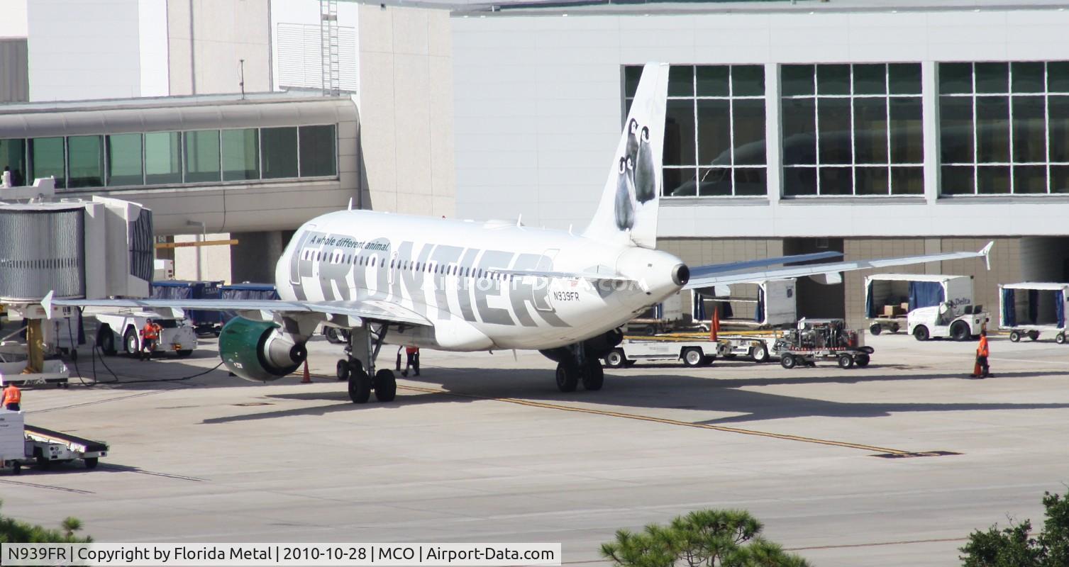 N939FR, 2005 Airbus A319-111 C/N 2448, Penguins arrive in Orlando