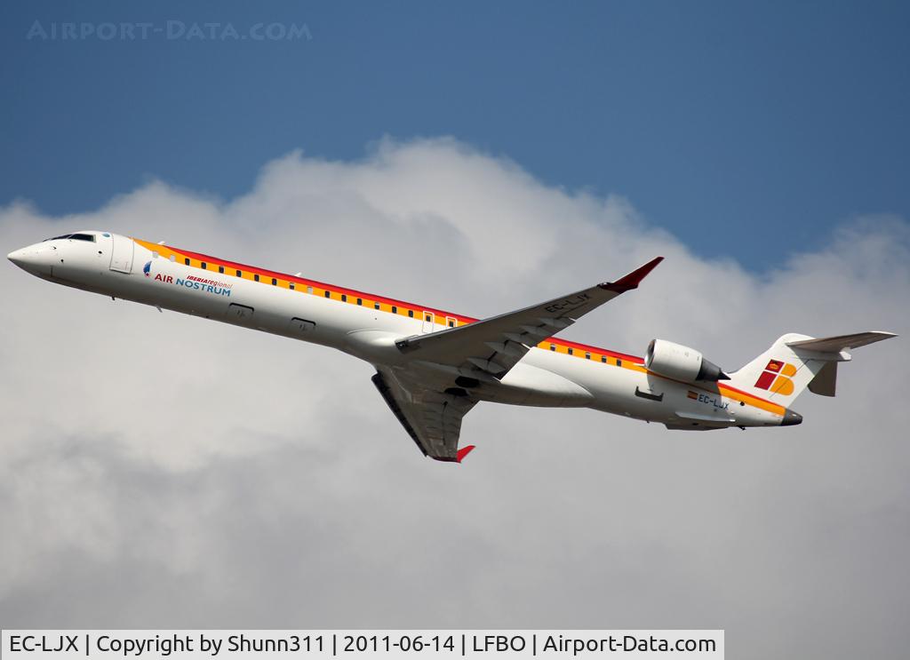 EC-LJX, 2010 Bombardier CRJ-1000ER NG (CL-600-2E25) C/N 19008, Taking off from rwy 32R