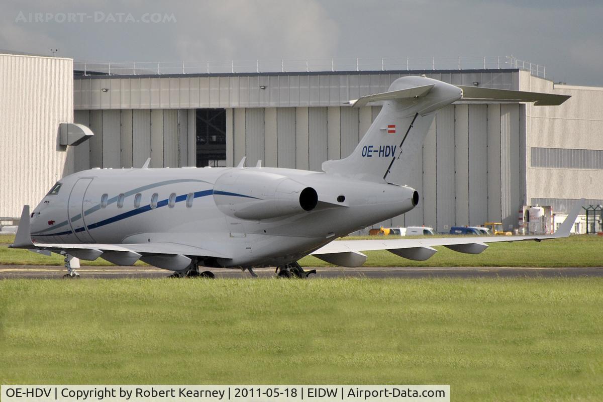 OE-HDV, 2009 Bombardier Challenger 300 (BD-100-1A10) C/N 20261, Parked on r/w 29
