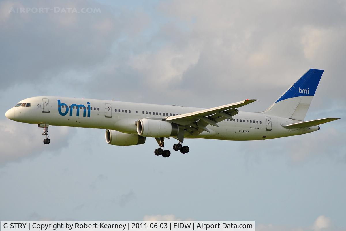G-STRY, 1996 Boeing 757-28A C/N 28161, On finals for r/w 28