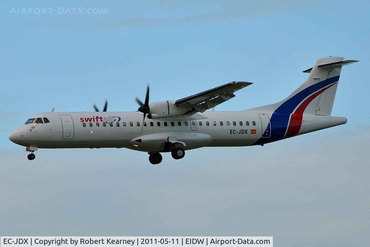 EC-JDX, 1991 ATR 72-201 C/N 234, On finals for r/w 28