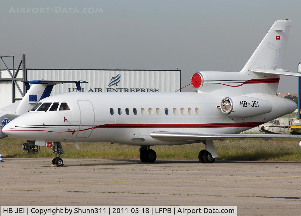HB-JEI, 1990 Dassault Falcon 900 C/N 86, Parked...