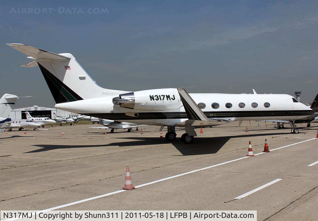 N317MJ, 1989 Gulfstream Aerospace G-IV C/N 1122, Parked...