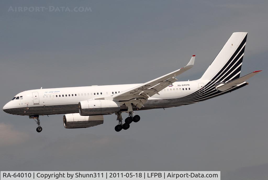 RA-64010, 1993 Tupolev Tu-204C C/N 145074-3164010, On landing...