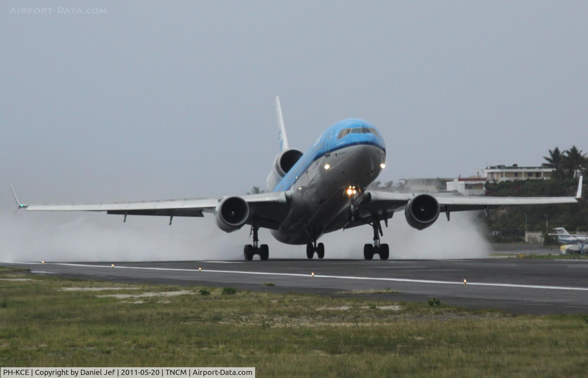 PH-KCE, 1994 McDonnell Douglas MD-11 C/N 48559, KLM PH-KCE departing TNCM