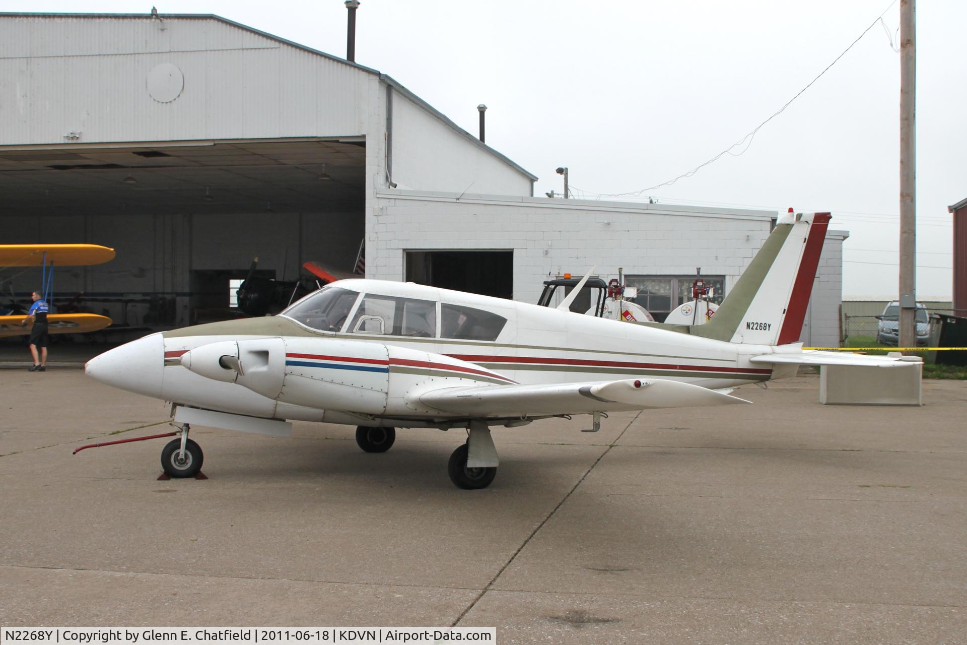 N2268Y, 1964 Piper PA-30 Twin Comanche Twin Comanche C/N 30-544, At the Quad Cities Air Show