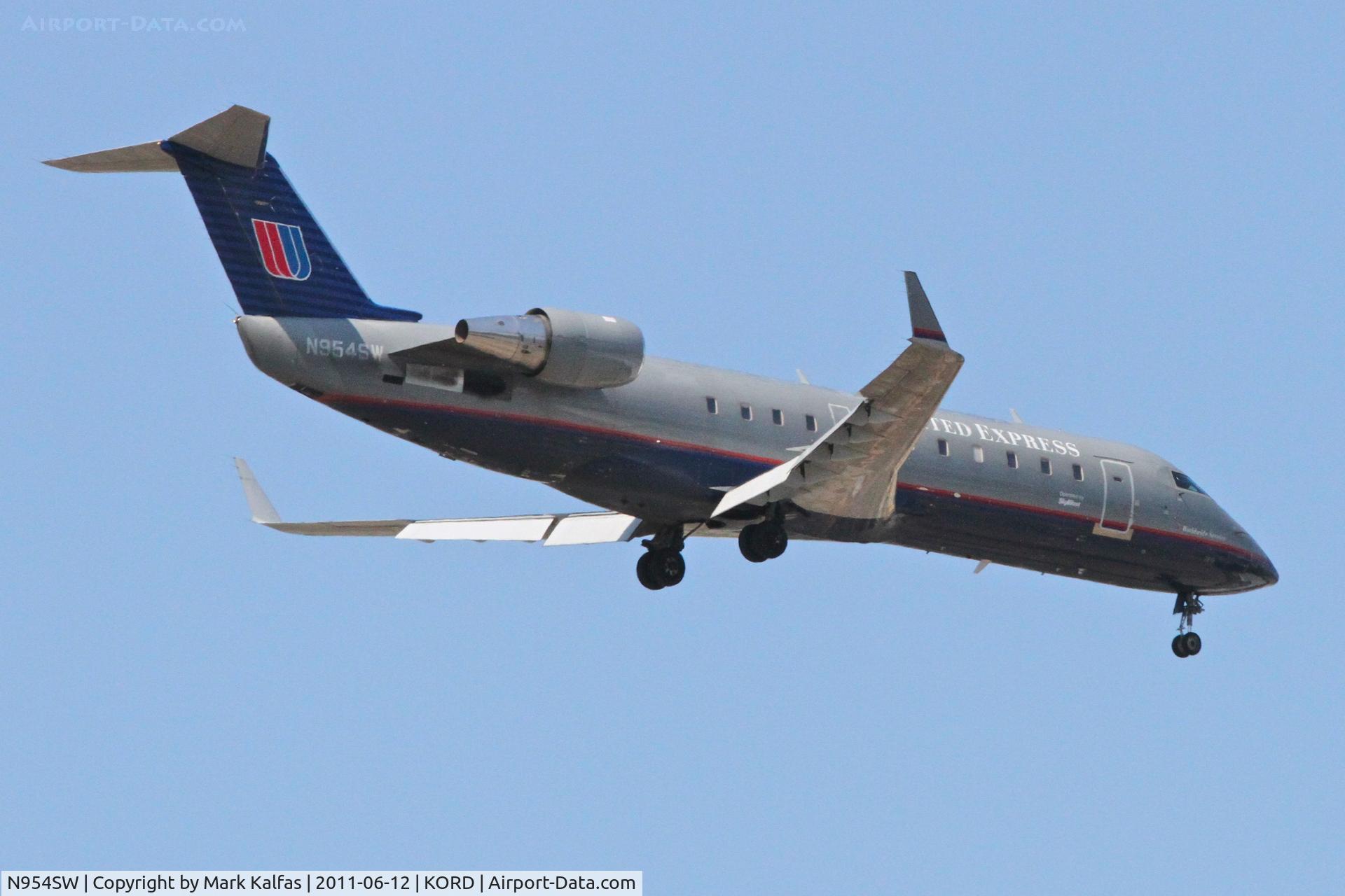 N954SW, 2003 Bombardier CRJ-200LR (CL-600-2B19) C/N 7815, SkyWest/United Express Bombardier CL-600-2B19, SKW6520 arriving from KMBS, RWY 10 approach KORD.
