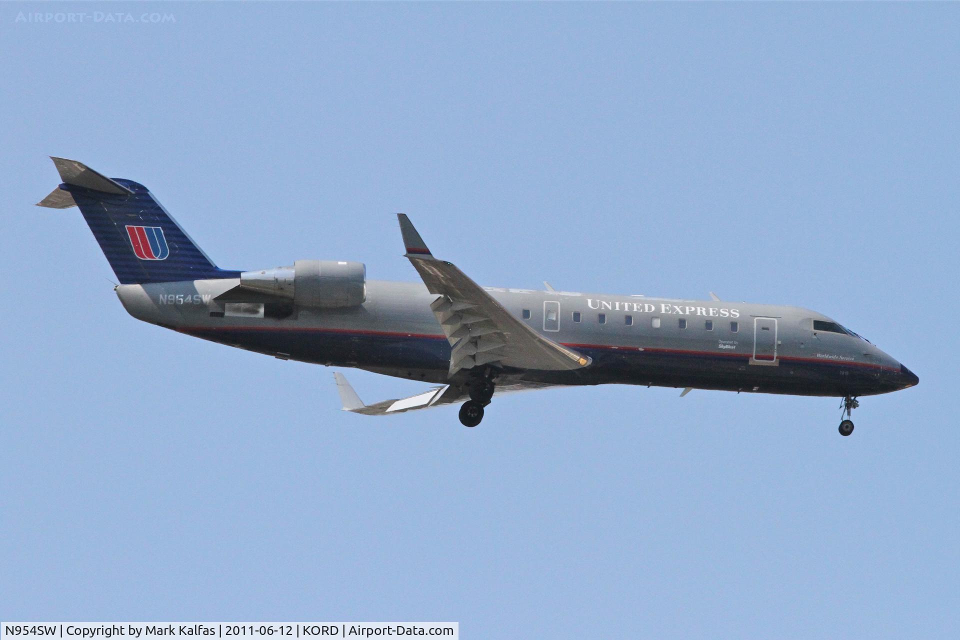 N954SW, 2003 Bombardier CRJ-200LR (CL-600-2B19) C/N 7815, SkyWest/United Express Bombardier CL-600-2B19, SKW6520 arriving from KMBS, RWY 10 approach KORD.