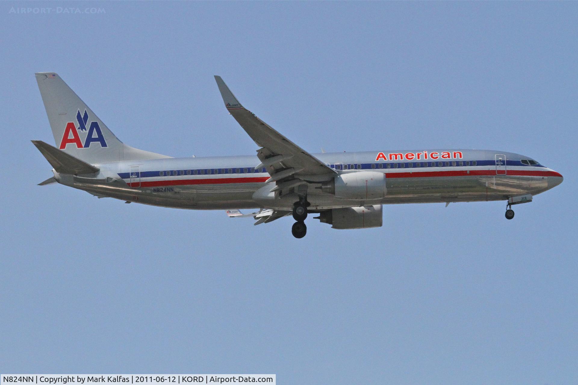 N824NN, 2010 Boeing 737-823 C/N 30916, American Airlines Boeing 737-823, AAL1566 arriving from KSFO, RWY 10 approach KORD.