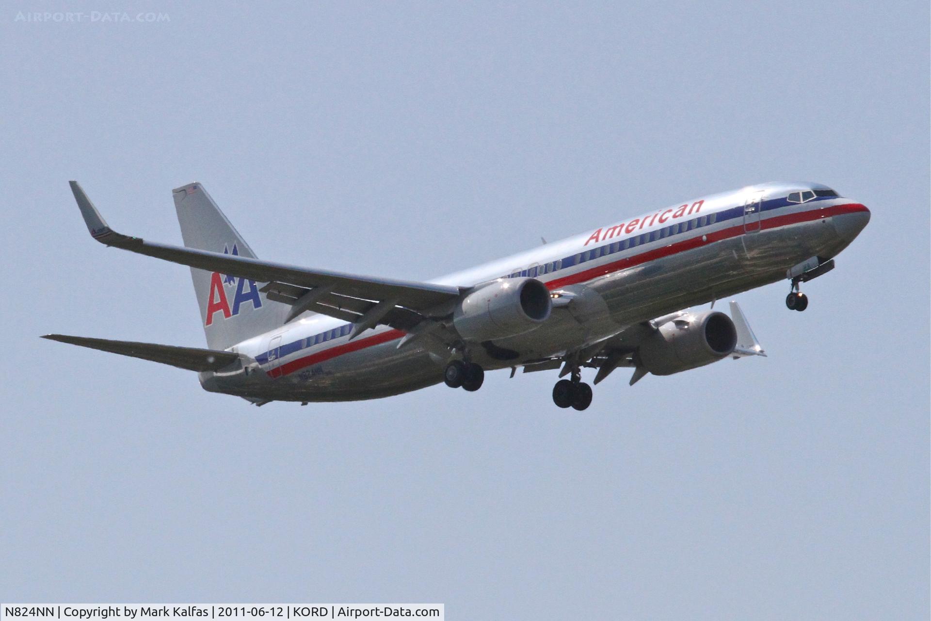 N824NN, 2010 Boeing 737-823 C/N 30916, American Airlines Boeing 737-823, AAL1566 arriving from KSFO, RWY 10 approach KORD.