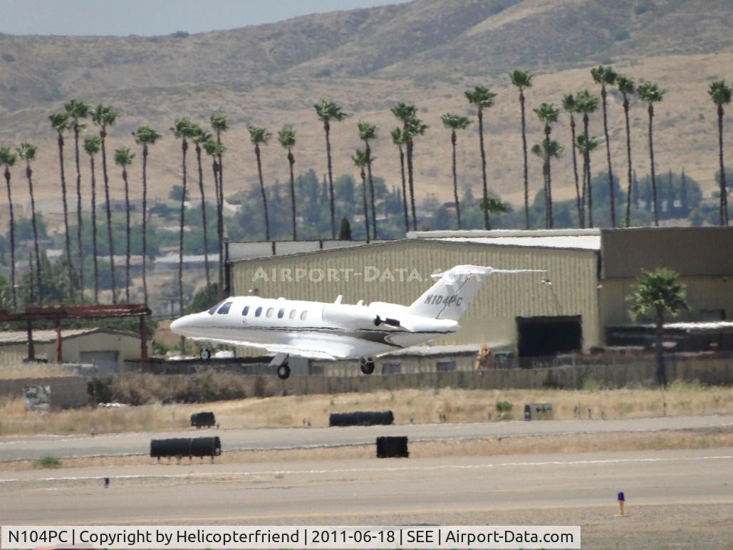 N104PC, 2004 Cessna 525A CitationJet CJ2 C/N 525A-0212, Lifting off from runway 26R
