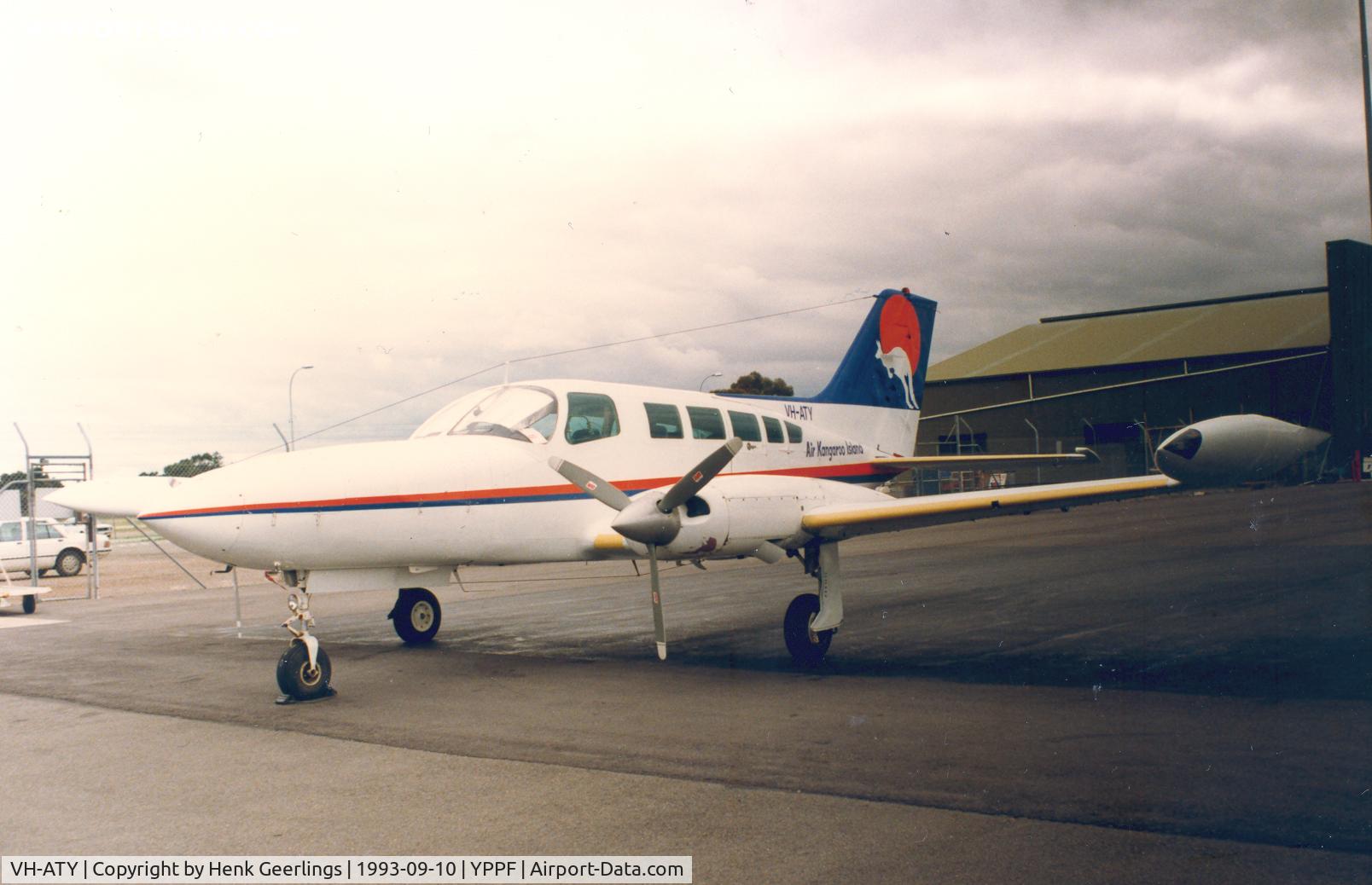 VH-ATY, 1975 Cessna 402B Businessliner C/N 402B0924, Air Kangaroo Island