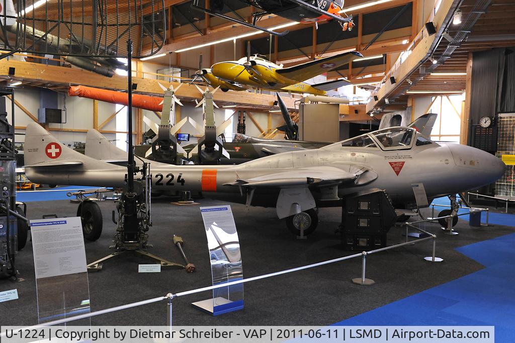 U-1224, De Havilland (F+W Emmen) Vampire T55 (DH-115) C/N 984, Swiss Air Force de Havilland Vampire T.55
