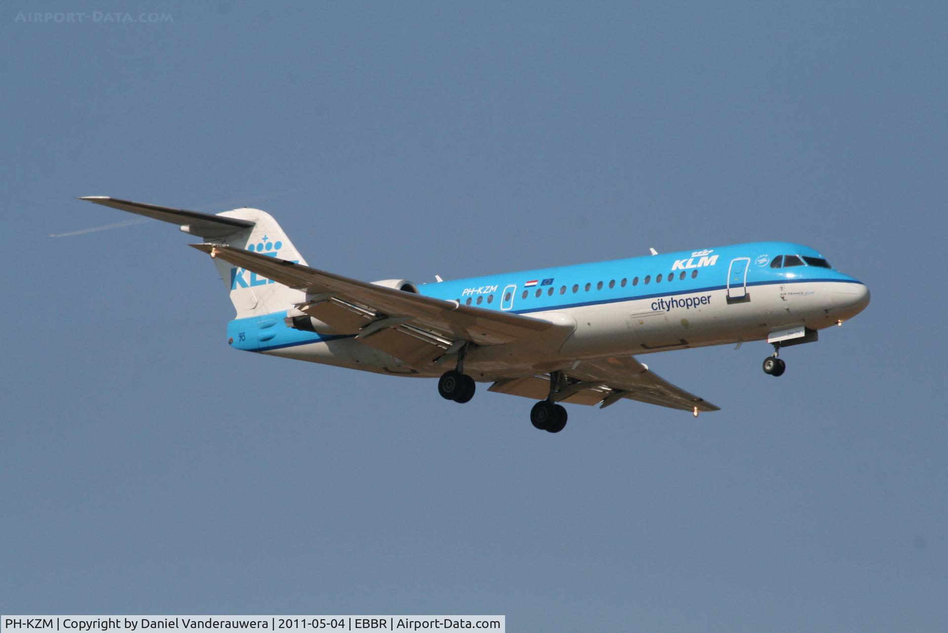PH-KZM, 1995 Fokker 70 (F-28-0070) C/N 11561, Arrival of flight KL1723 to RWY 02