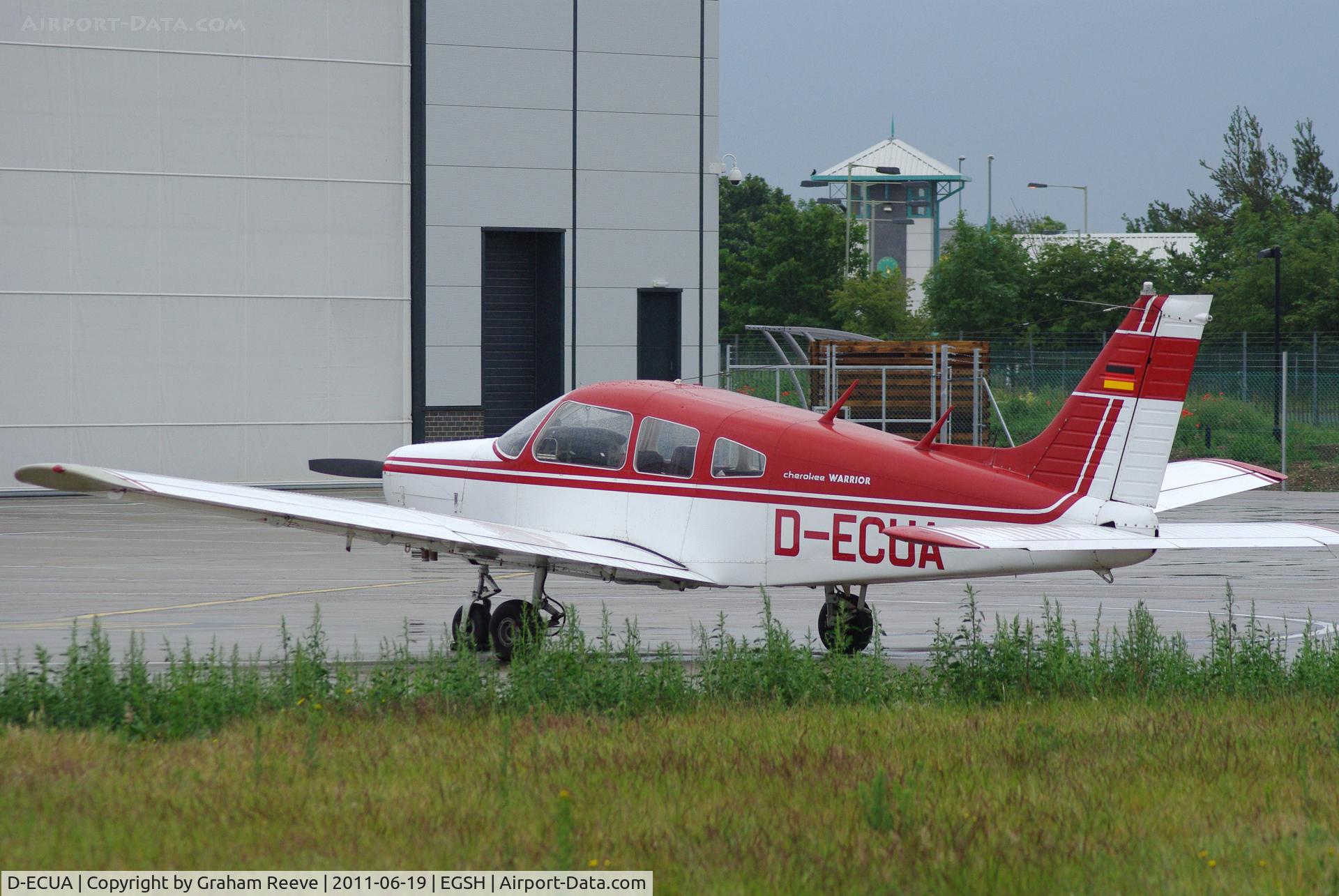 D-ECUA, 1985 Piper PA-28 C/N 1715, Parked in the rain.
