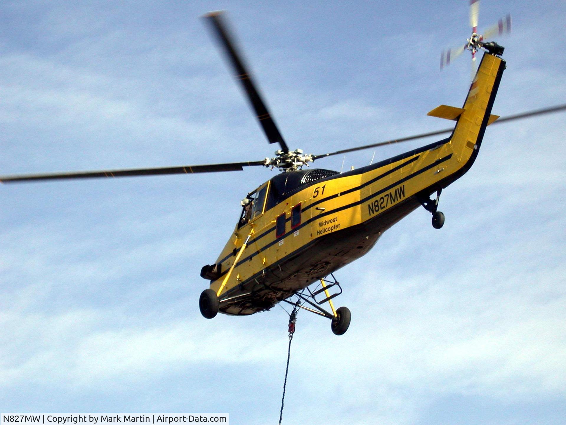 N827MW, 1958 Sikorsky S-58JT C/N 58-827, Hanging airconditioners at Super K-Mart