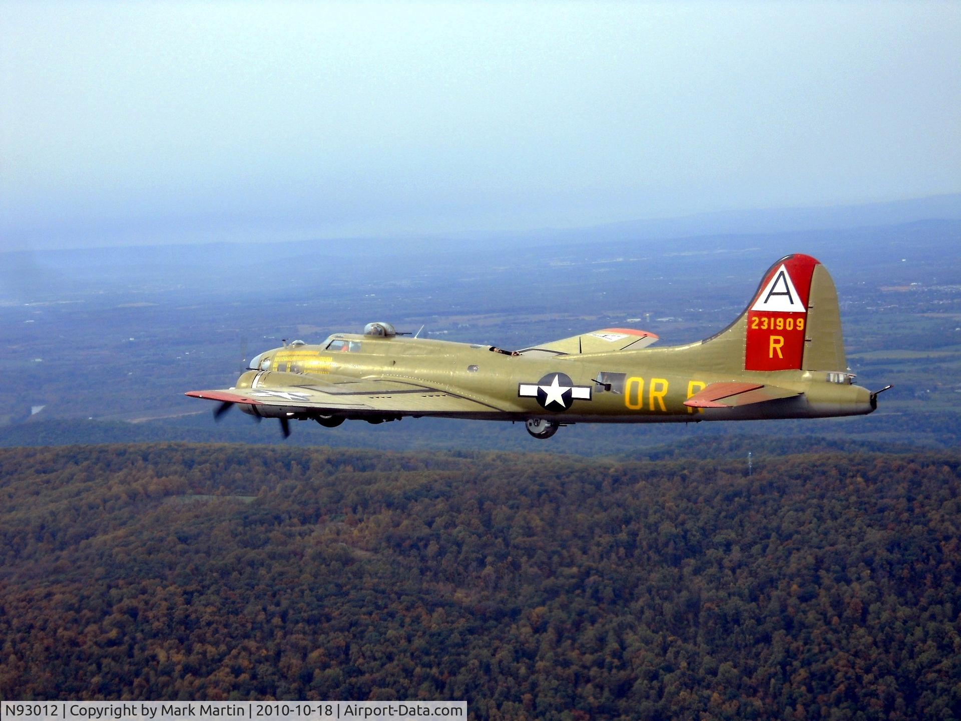 N93012, 1944 Boeing B-17G-30-BO Flying Fortress C/N 32264, Enroute  to Staunton, VA