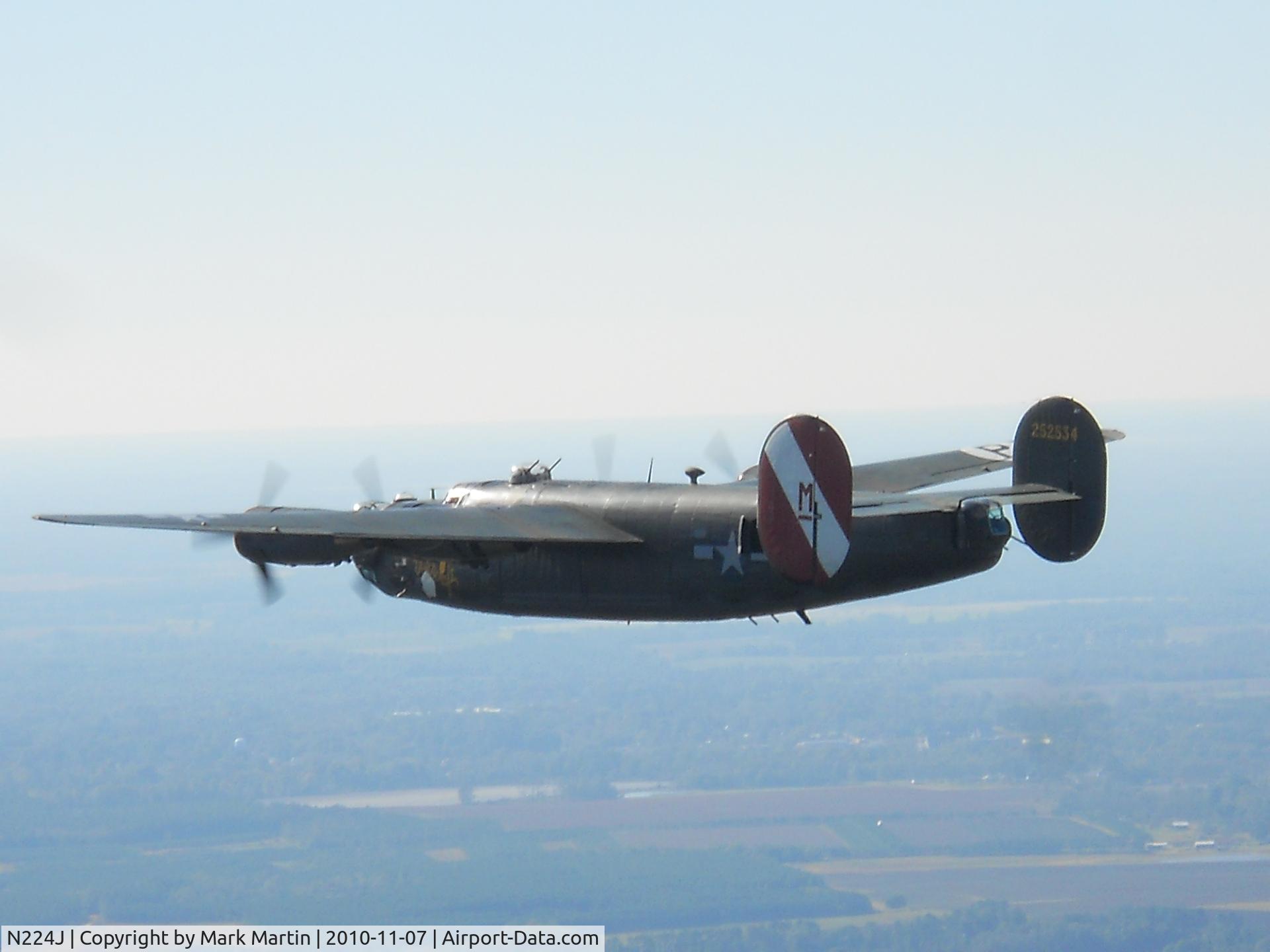 N224J, 1944 Consolidated B-24J-85-CF Liberator C/N 1347 (44-44052), Enroute to EVB