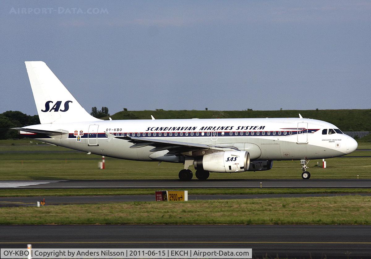 OY-KBO, 2006 Airbus A319-131 C/N 2850, Rolling for take off on runway 22R.