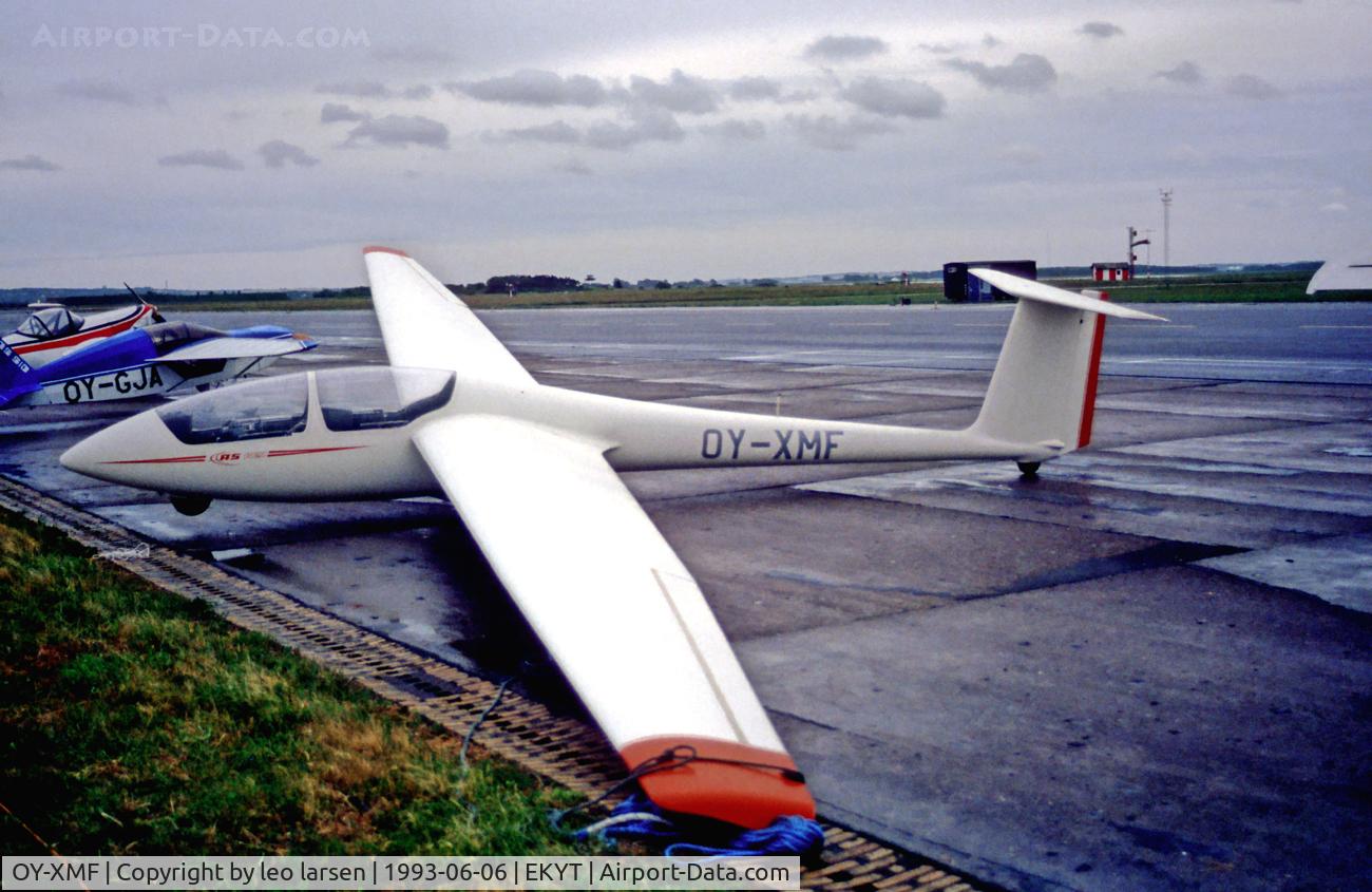 OY-XMF, 1984 Schleicher ASK-21 C/N 21205, AAlborg open house 6.6.93