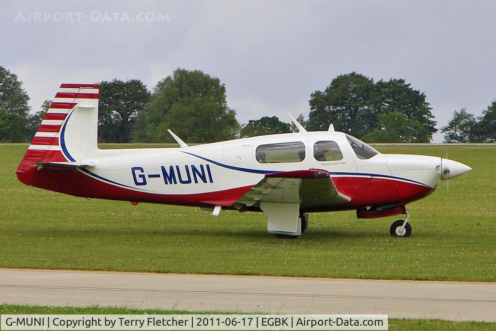G-MUNI, 1989 Mooney M20J 201 C/N 24-3118, 1989 Mooney Aircraft Corporation MOONEY M20J, c/n: 24-3118 at Sywell