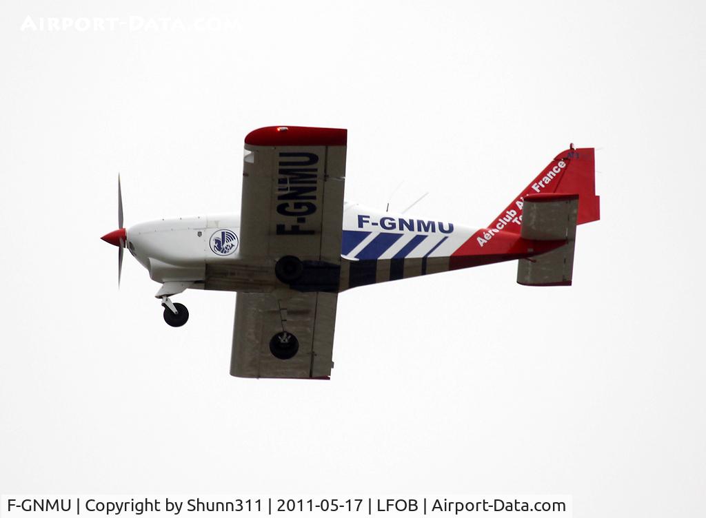 F-GNMU, 2008 Aero AT-3 R100 C/N AT3-031, Go around over the rwy...