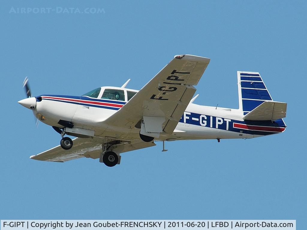F-GIPT, Mooney M20K C/N 25-0172, Airlec Air Espace landing 29