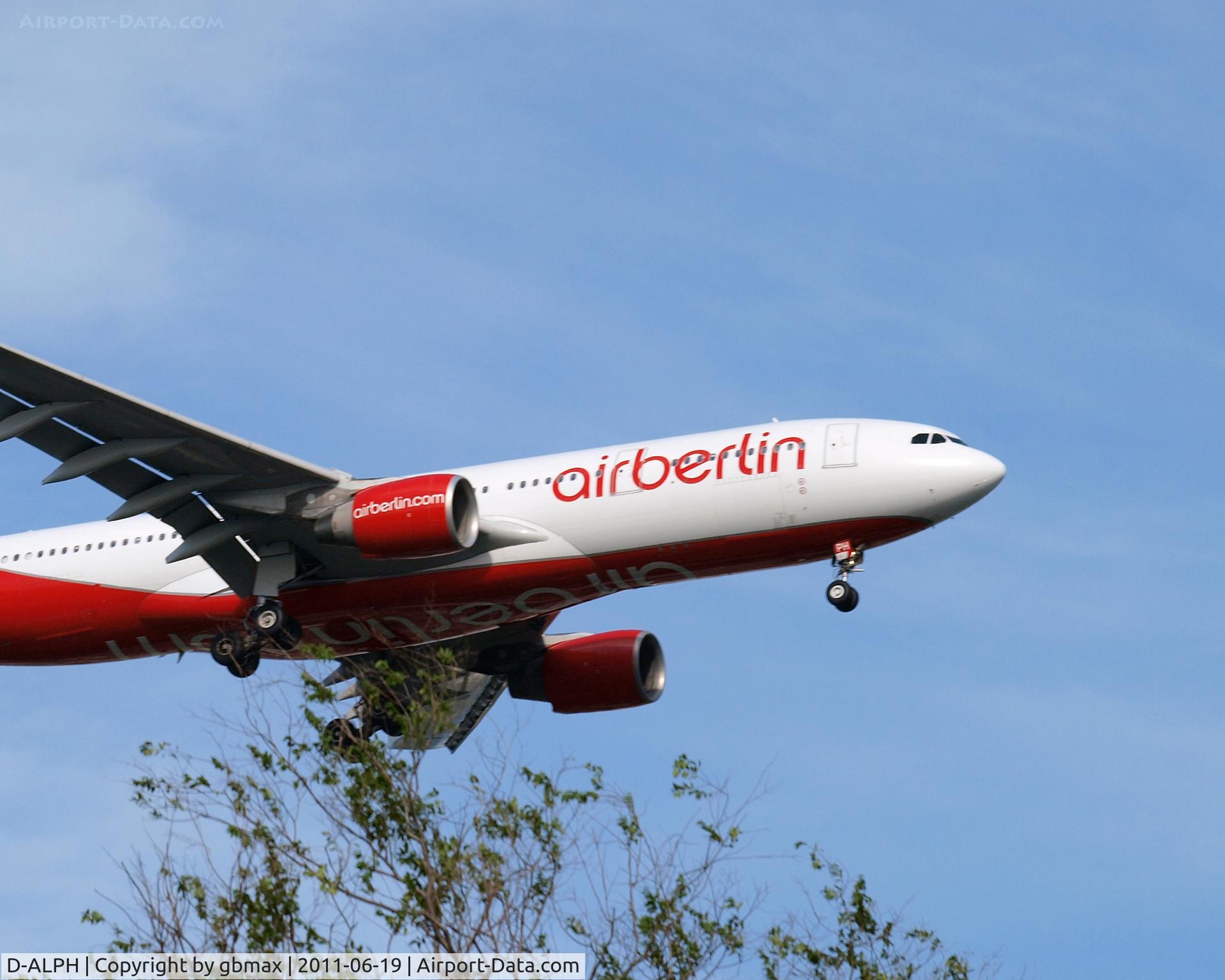 D-ALPH, 2006 Airbus A330-223 C/N 739, Going to a landing at JFK