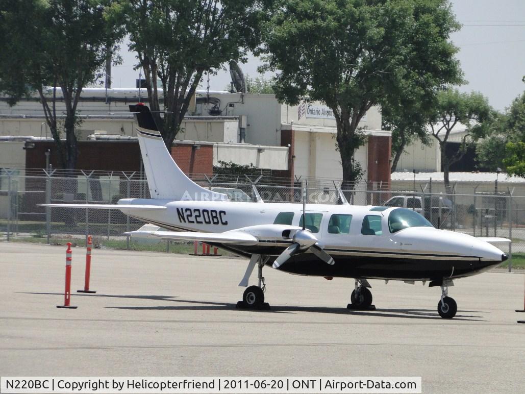 N220BC, 1969 Smith Aerostar 601 C/N 61-0031, Parked on the southside