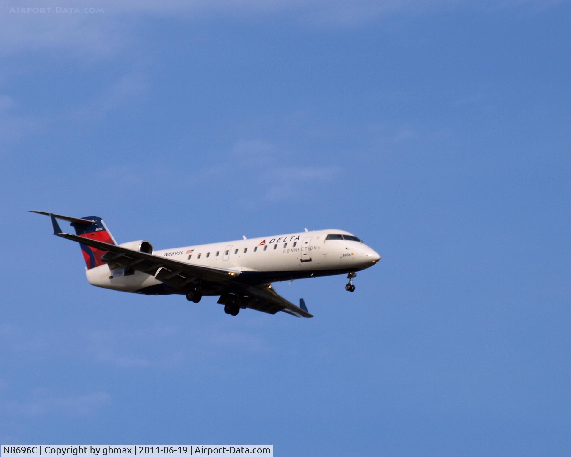 N8696C, 2002 Bombardier CL-600-2B19 (Not found) C/N 7696, http://www.airport-data.com/photographers/gbmax;5834/AIRPLANES;28834;1.html