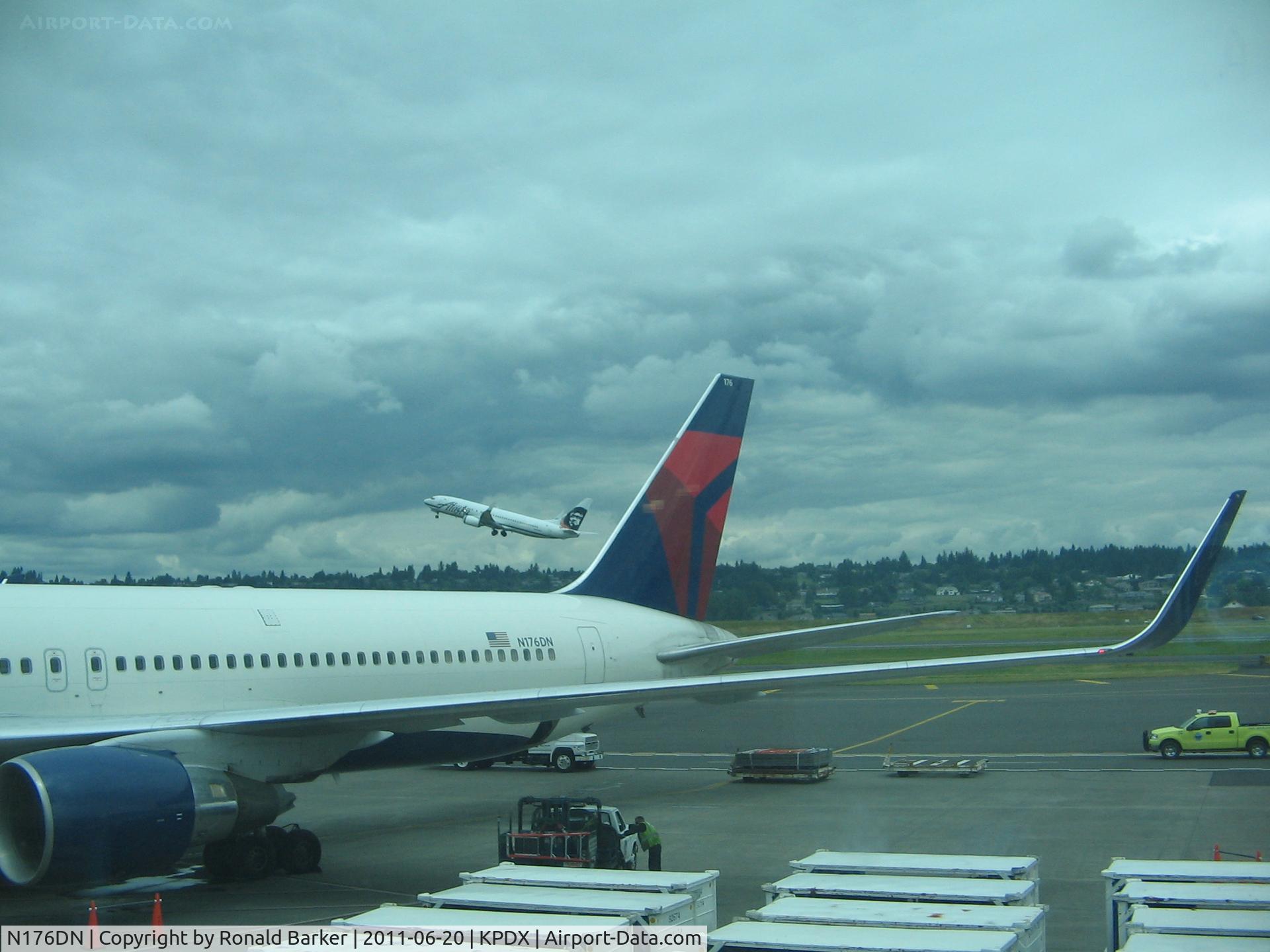 N176DN, 1990 Boeing 767-332 C/N 25061, Portland