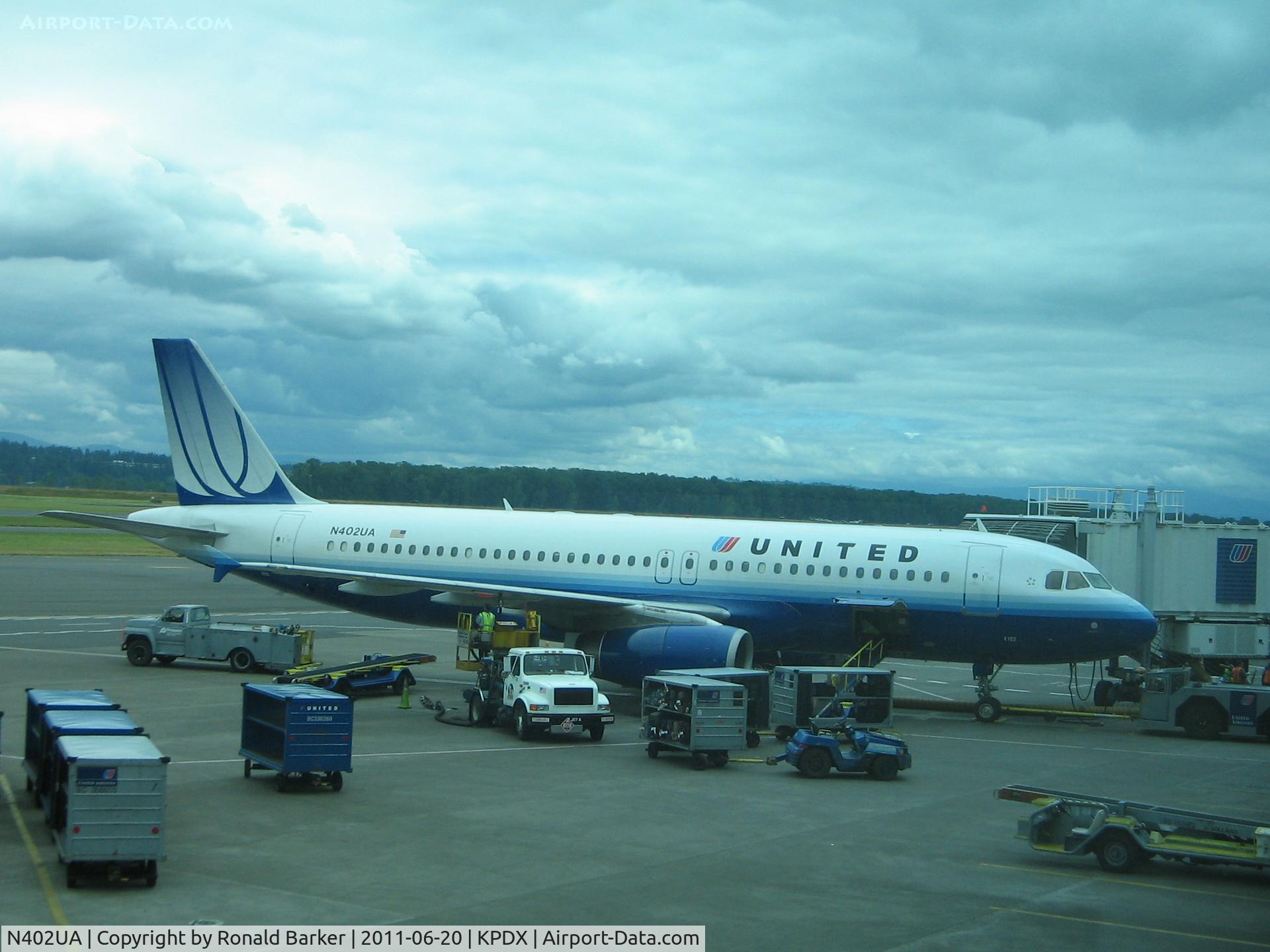 N402UA, 1993 Airbus A320-232 C/N 439, Portland