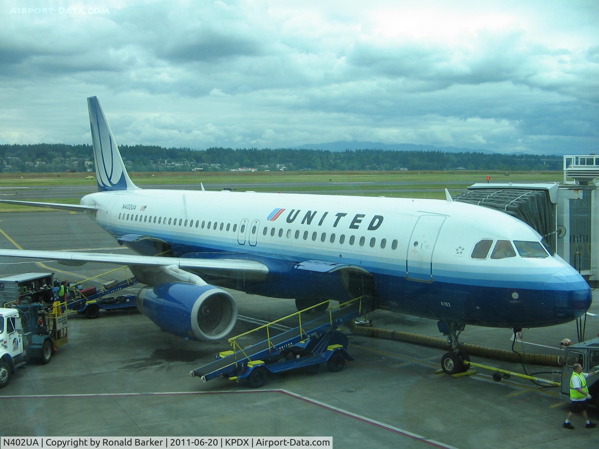 N402UA, 1993 Airbus A320-232 C/N 439, Portland